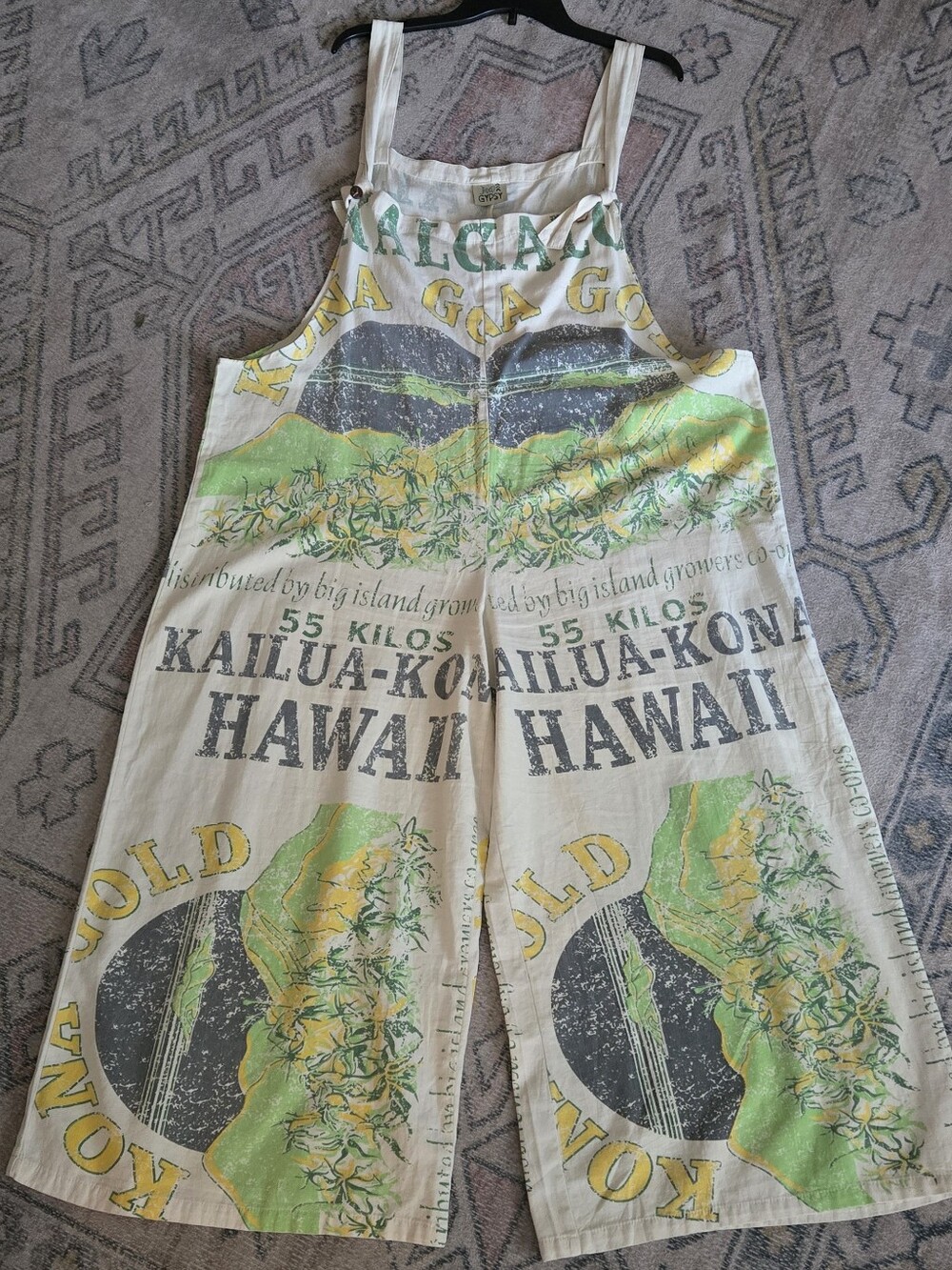 Vintage-Inspired Hawaii Print Wide-Leg Jumpsuit - Cream & Green